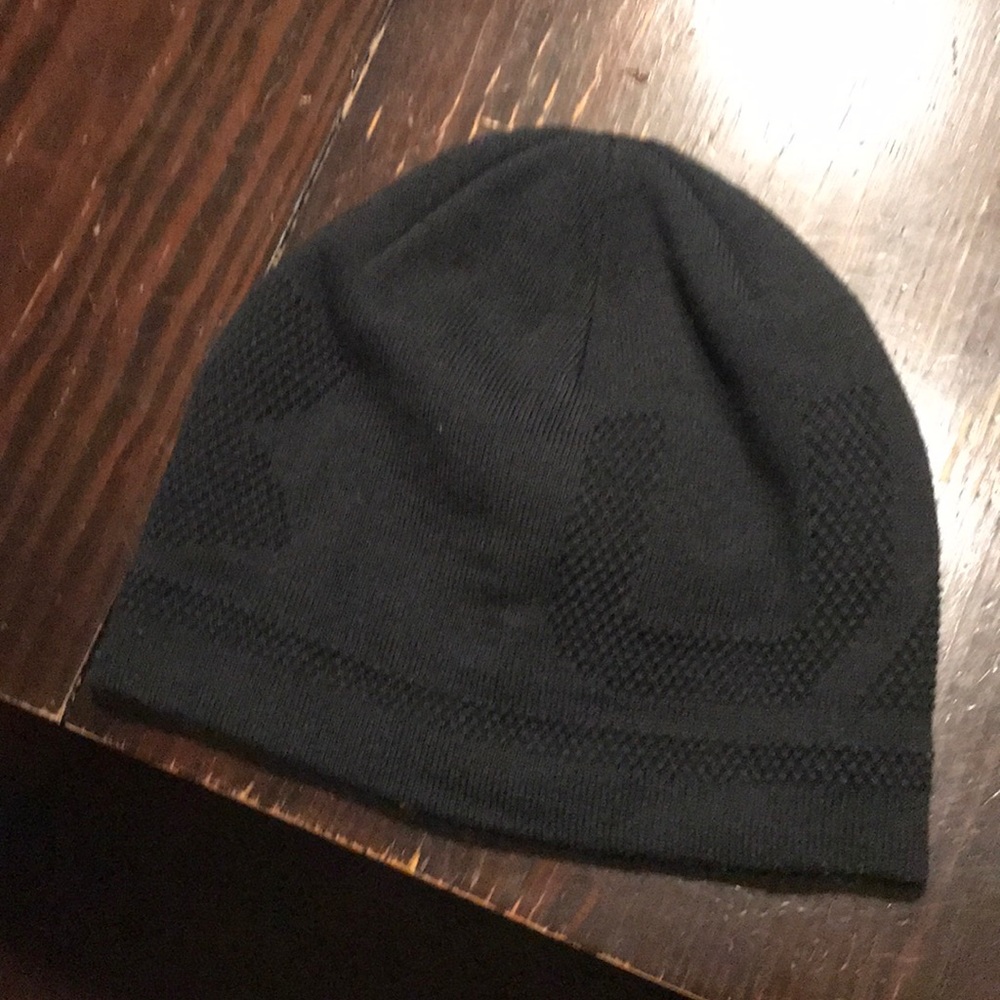 Under armour hat - Picture 2 of 2